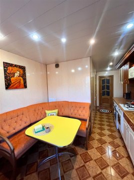 2-к квартира, 1/5 эт., 56м²