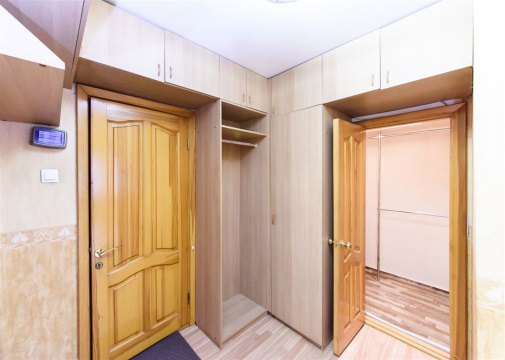 3-к квартира, 1/7 эт., 70м²